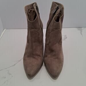 Vince Camuto Women Suede Ankle Bootie Leather Heel Pointed Toe Beige SZ-8M/38.5